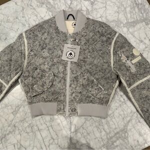 Moose Knuckles  lt weight quilt bomber coconut milk melange